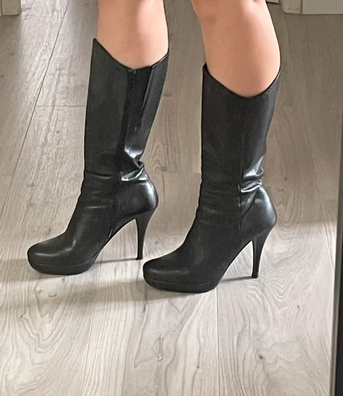 Bottes noires en cuir
