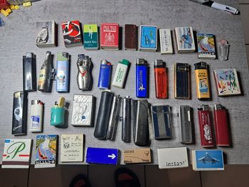 Lot de briquet et boite d'allumettes de collection 