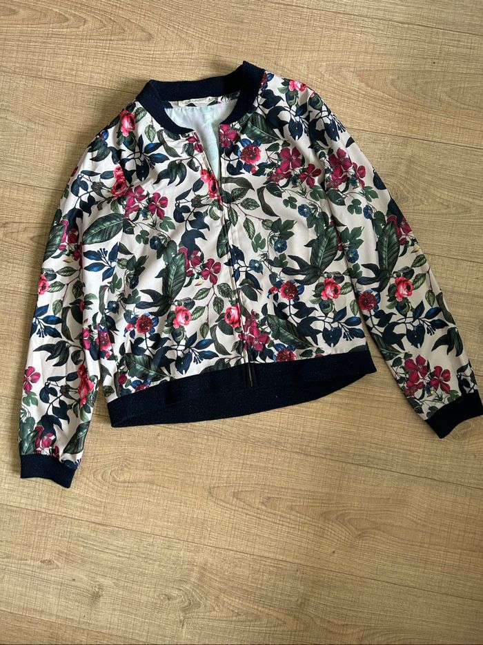 Veste légère fleurie LolaLiza taille M excellent état - photo numéro 7