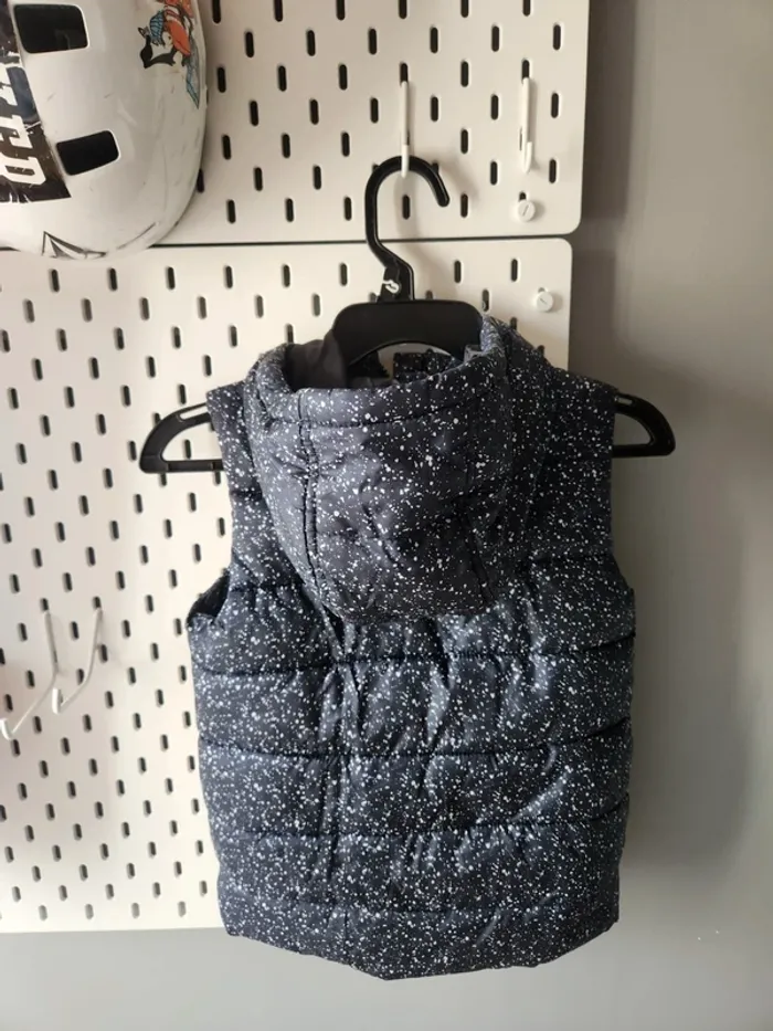 Doudoune a capuche sans manches primark - photo numéro 2