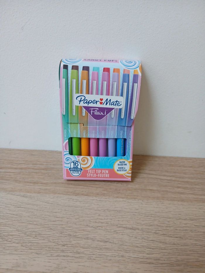 16 stylos feutres flair Paper Mate