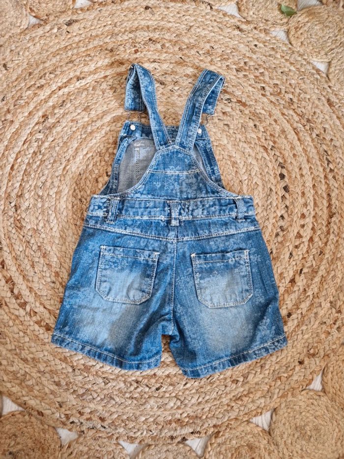 Salopette courte en jeans délavé fleurie Verbaudet🍓2 ans🍓 - photo numéro 2
