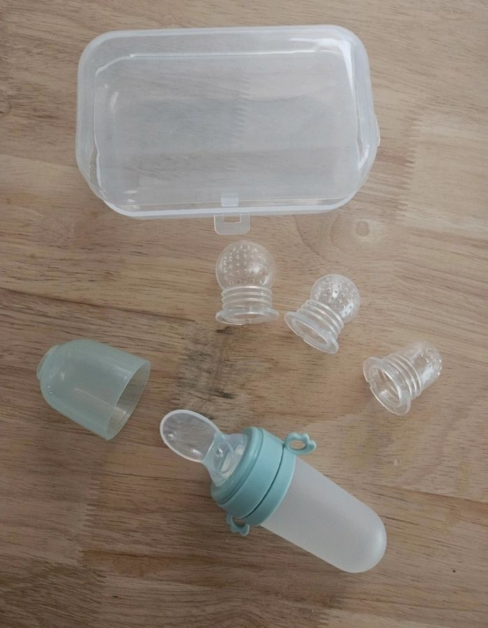 Grignoteuse bébé avec cuillère à panade