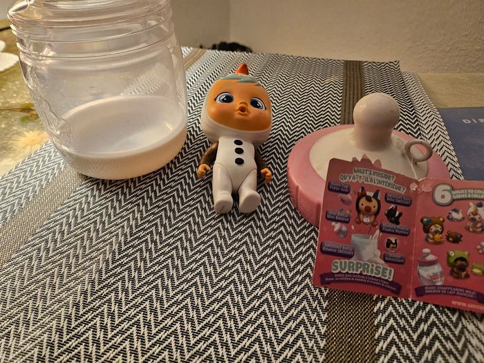 Figurine cry babies  biberon magique - photo numéro 2