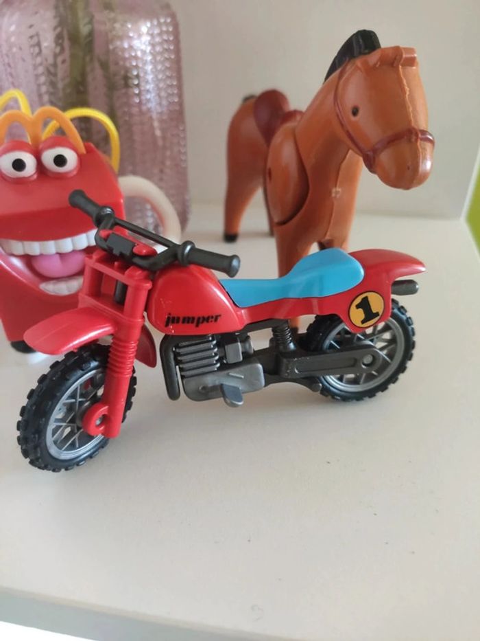 3 figurines cheval, moto et Mc Do - photo numéro 3