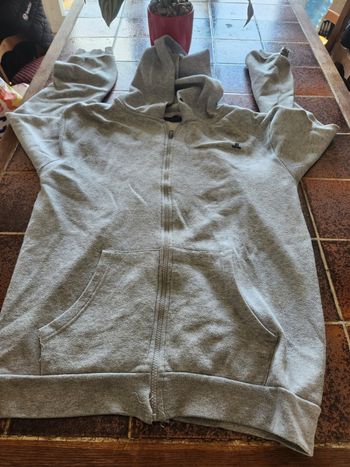 Veste à capuche zippé