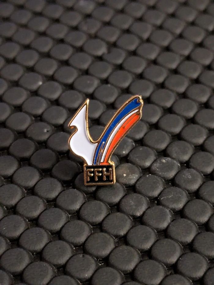 Pin's logo Fédération Française Handisport JO - photo numéro 3