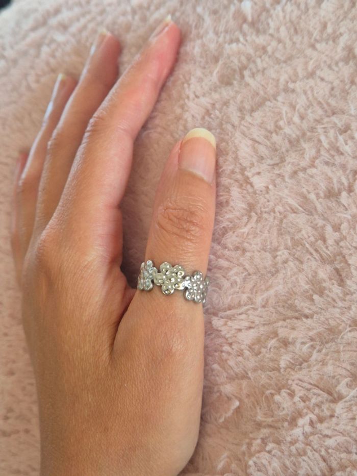 Bague acier fleurs ajustable