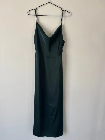 👗 👗 VILA - Robe longue effet satin à col bénitier - vert sapin- neuf avec étiquette - taille 40