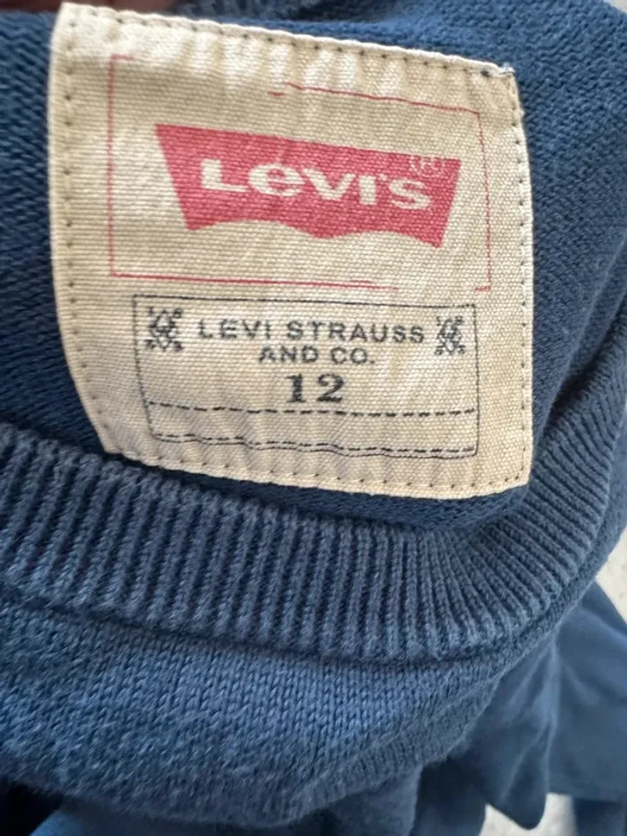 Pull Levi's bleu, 12 ans ,très bon état - photo numéro 3