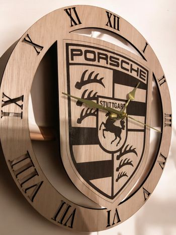 Horloge Porsche en bois neuve