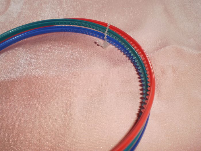 3 SERRES TETES FILLE MONOPRIX NEUF - photo numéro 3