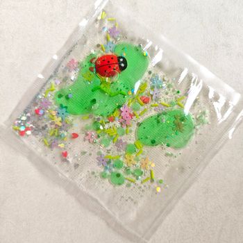 Pochette sensorielle printemps 🐞
