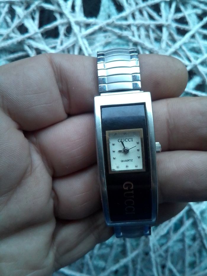 Montre vintage GUCCI femme