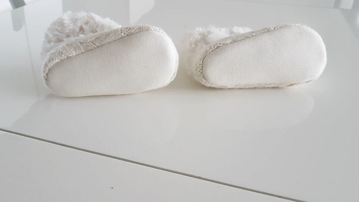 chaussures en fourrure bébé neuves - photo numéro 3