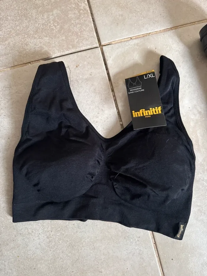 Brassière noire Infinitif Paris – Taille L/XL – Neuve avec étiquette - photo numéro 2