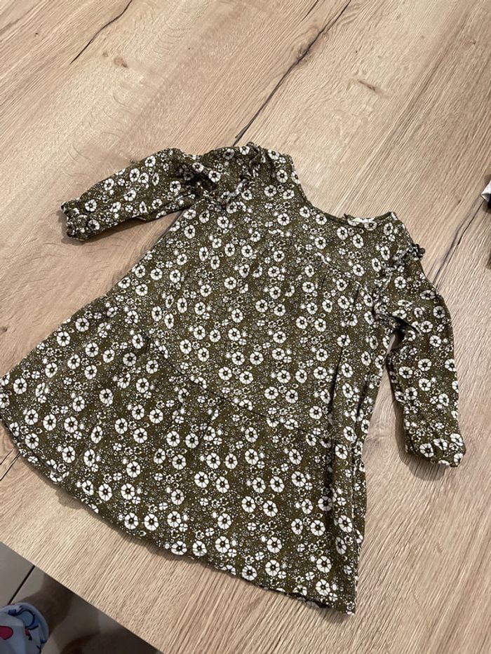 Robe kaki fleur