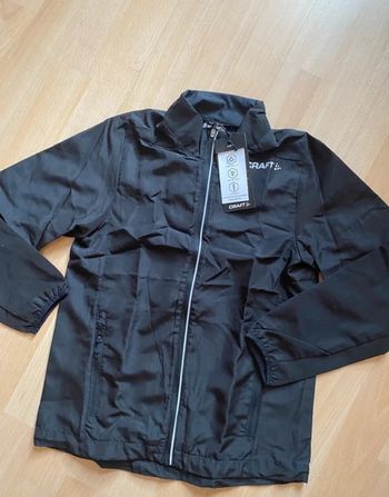 Veste légère coupe vent Craft taille 10 ans 140 cm Neuve