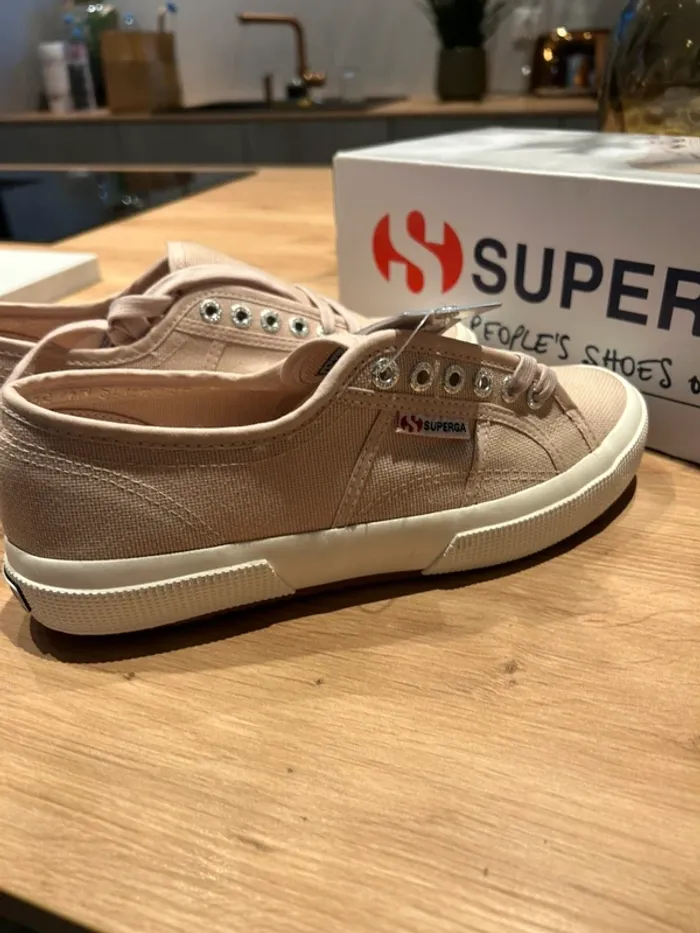 Baskets Superga rose poudré P.40 Neuves - photo numéro 5
