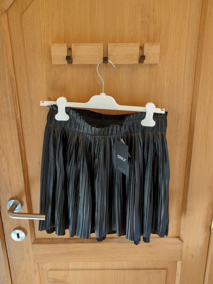 Jupe Only en noir élastique à la taille M