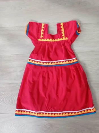 Robe longue rouge 4 ans neuve