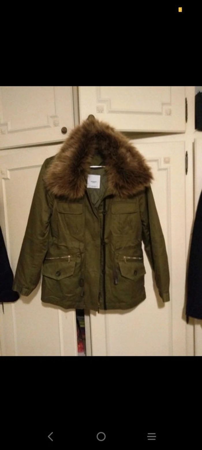 Beau parka kaki Mango  en excellent état taille xs - photo numéro 3