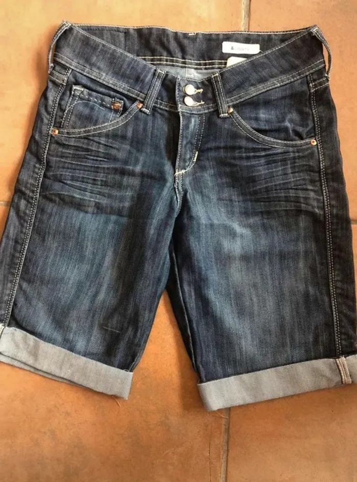 Short H&M  état  neuf (32)
