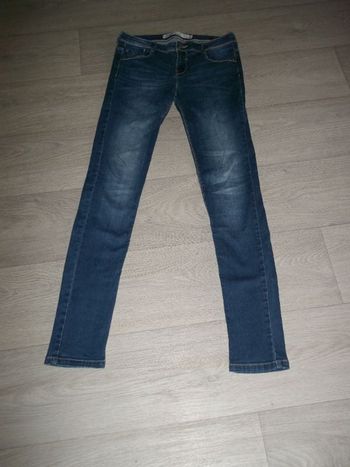 Jean ZARA TRAFALUC skinny bleu moyen délavé par endroits taille 36 TBE