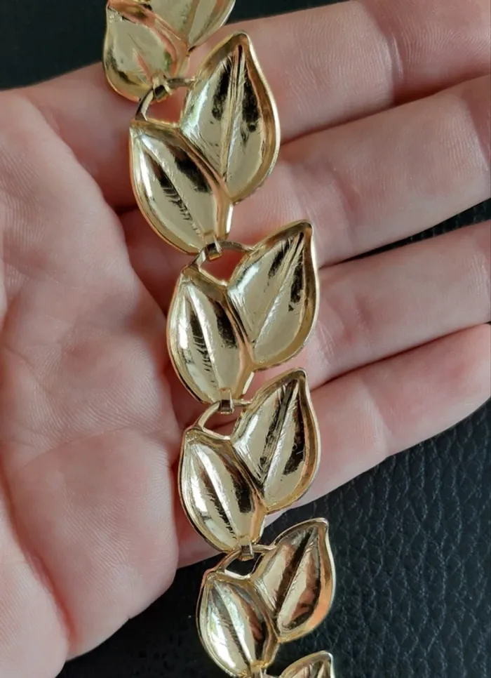Superbe parure collier, bracelet et boucles d'oreilles assortis motif feuilles en métal doré. - photo numéro 5