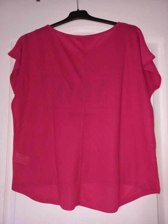 Joli t-shirt rose fushia taille L - photo numéro 2