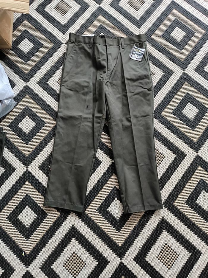 Pantalon classique taille 10ans kaki neuf uni