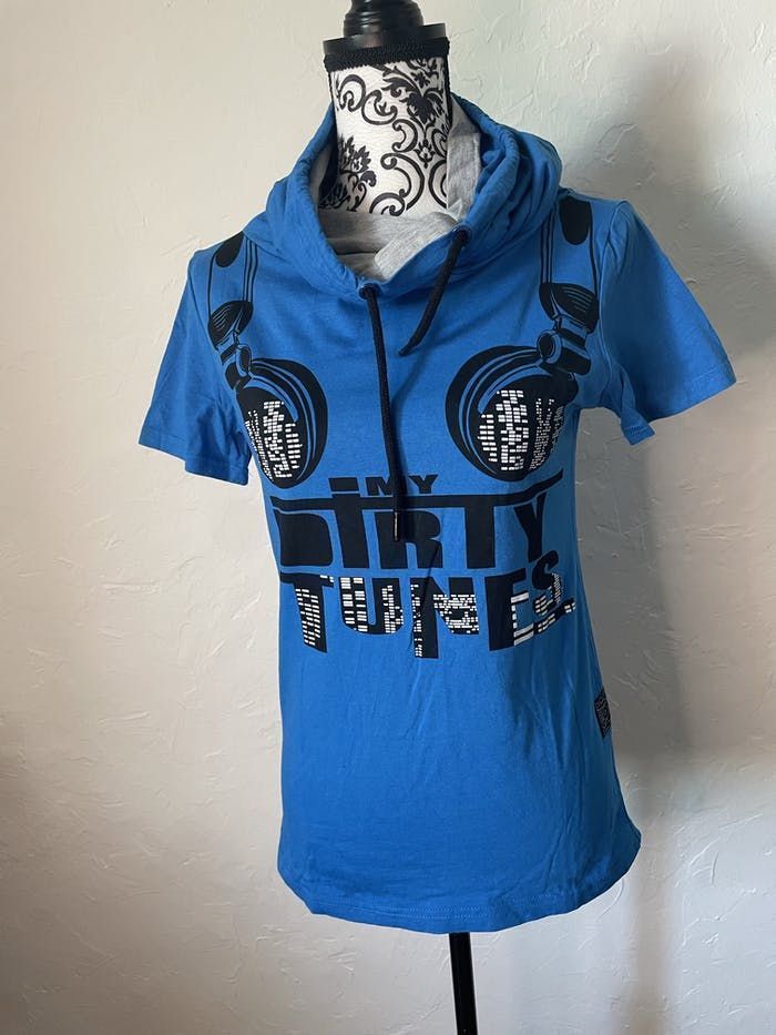 Très beau tee shirt grand col 🥰 taille XS coolcat