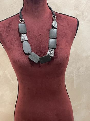 Collier neuf