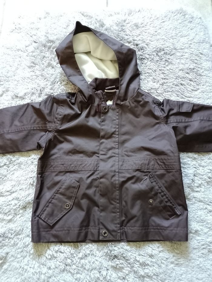 Veste imperméable taille 18 mois
