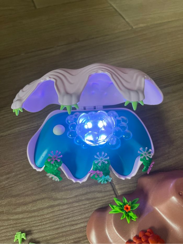 Playmobil 70095 sirène avec son rocher lumineux - photo numéro 2