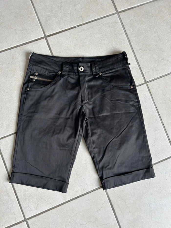 Short longueur genoux - photo numéro 2