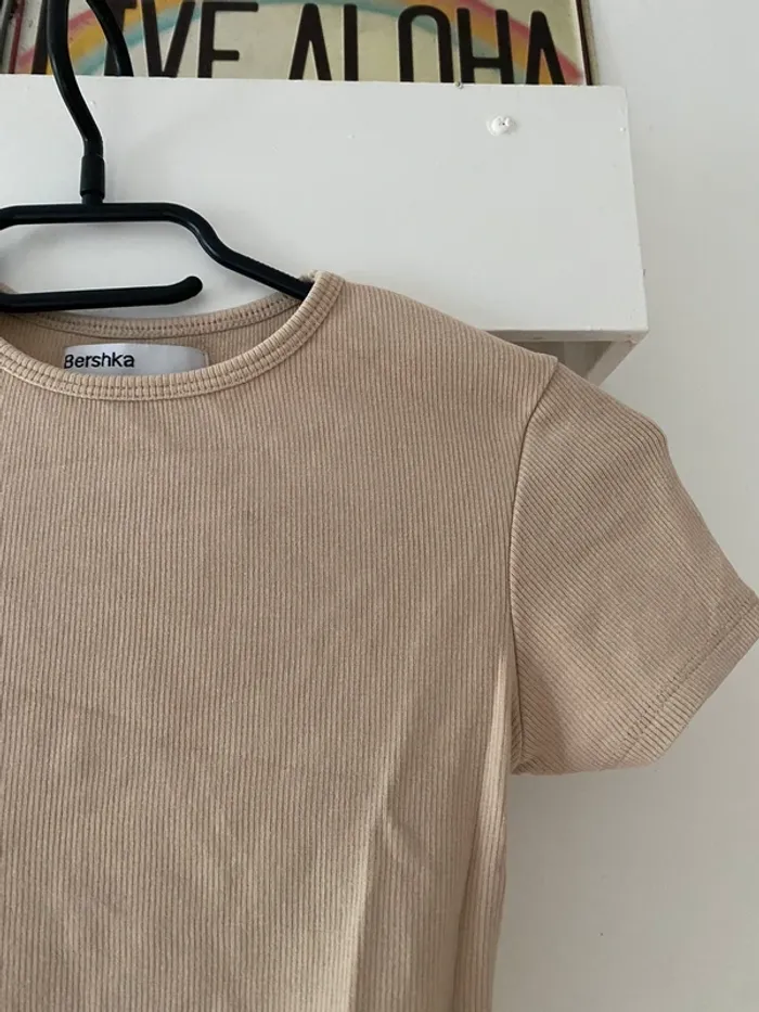 Crop top beige Bershka - photo numéro 3