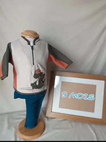 Adorable Polaire Bébé "Petit Dragon Skieur" - Taille 3 Mois