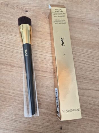 Pinceau Ybrush fond de teint YSL
