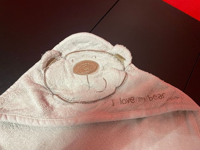 Sortie de bain bébé blanc cassé motif ours – coton éponge - photo numéro 2