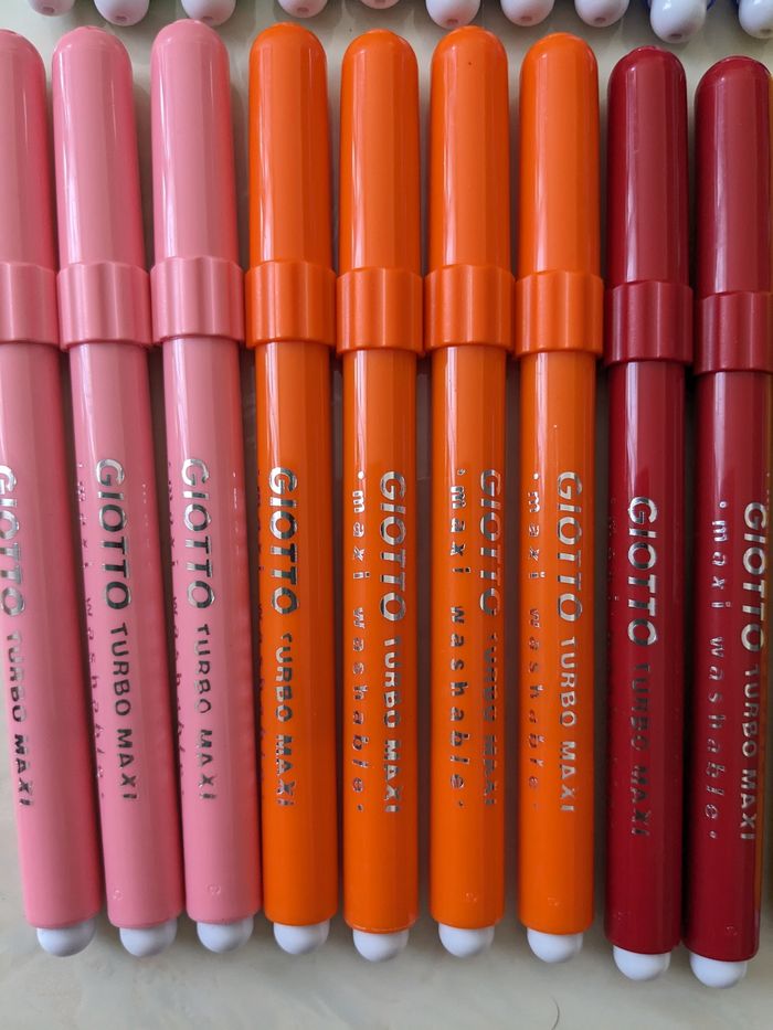 Lot de 34 feutres Giotto Turbo Max à pointe large. - photo numéro 4