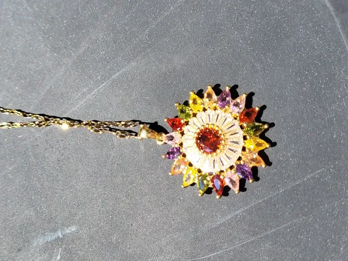 Collier en acier inoxydable doré forme de fleur pierres multicolores en zirconium 40-45 cm - photo numéro 8