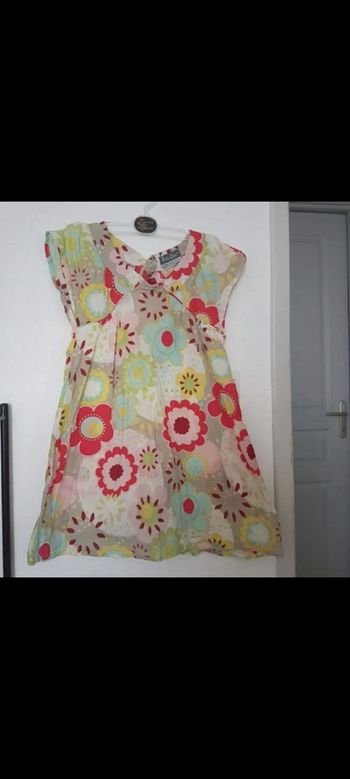 Jolie robe fleurie 4ans