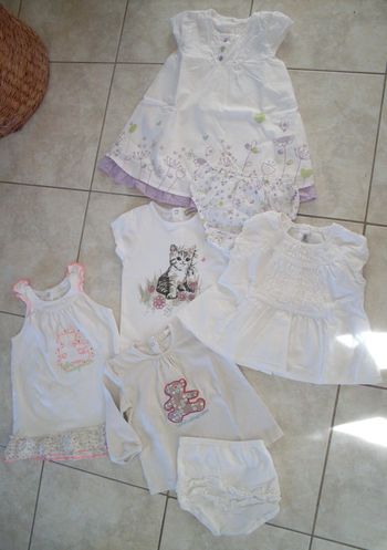 Lot 12 mois fille (bien lire l'annonce svp)