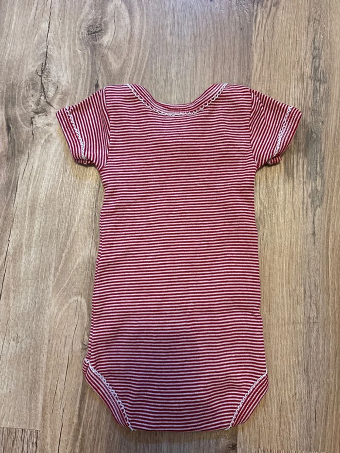 Lot 4 bodies manches courtes 3 mois Petit Bateau - photo numéro 7
