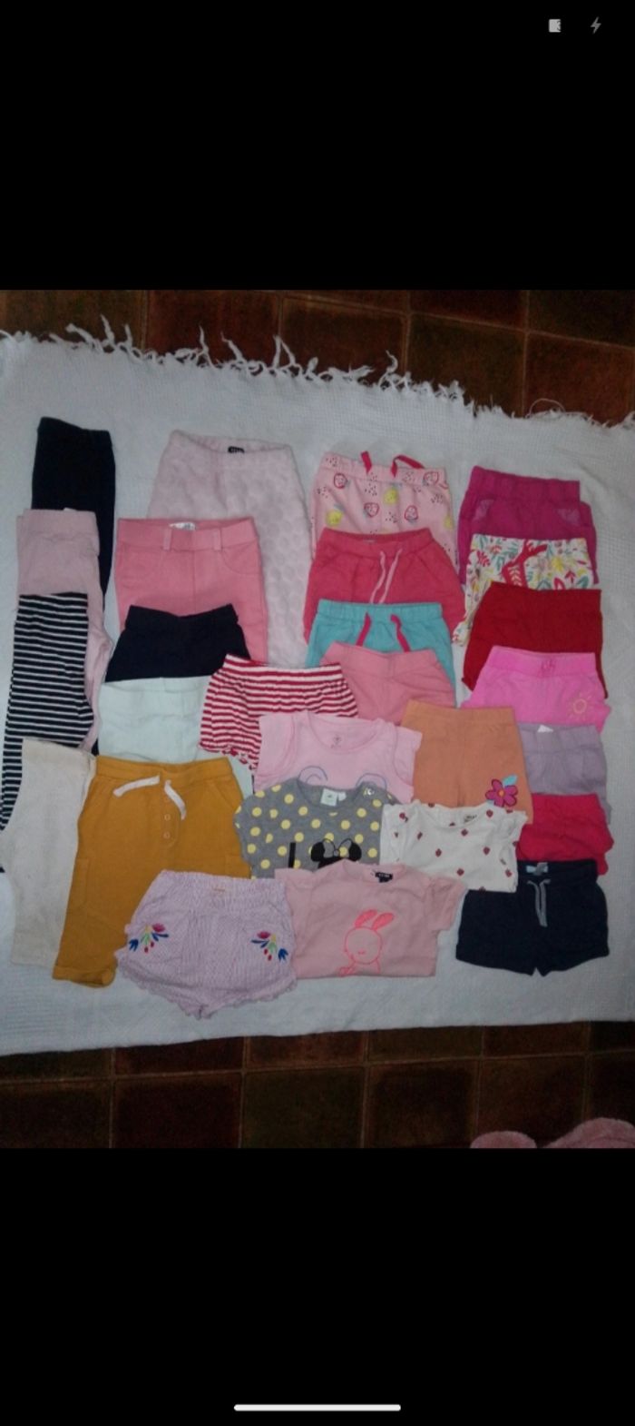 GROS LOT FILLE 6 et 9 mois - photo numéro 2