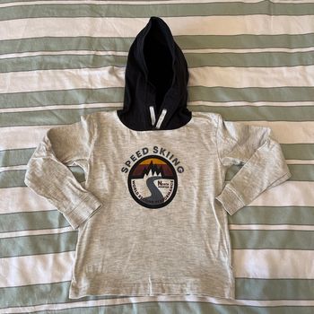 T-shirt manches longues à capuche garçon 5 ans