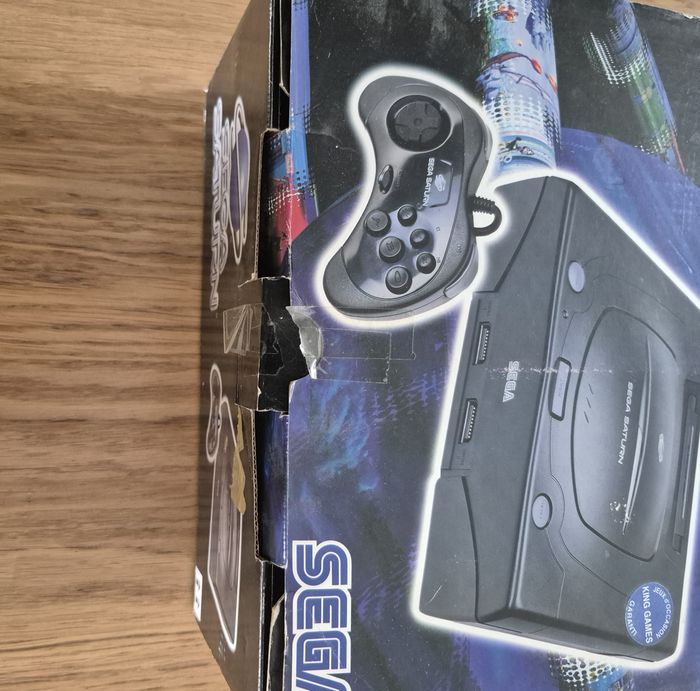 Console Sega Saturn v2 PAL en boite - photo numéro 2