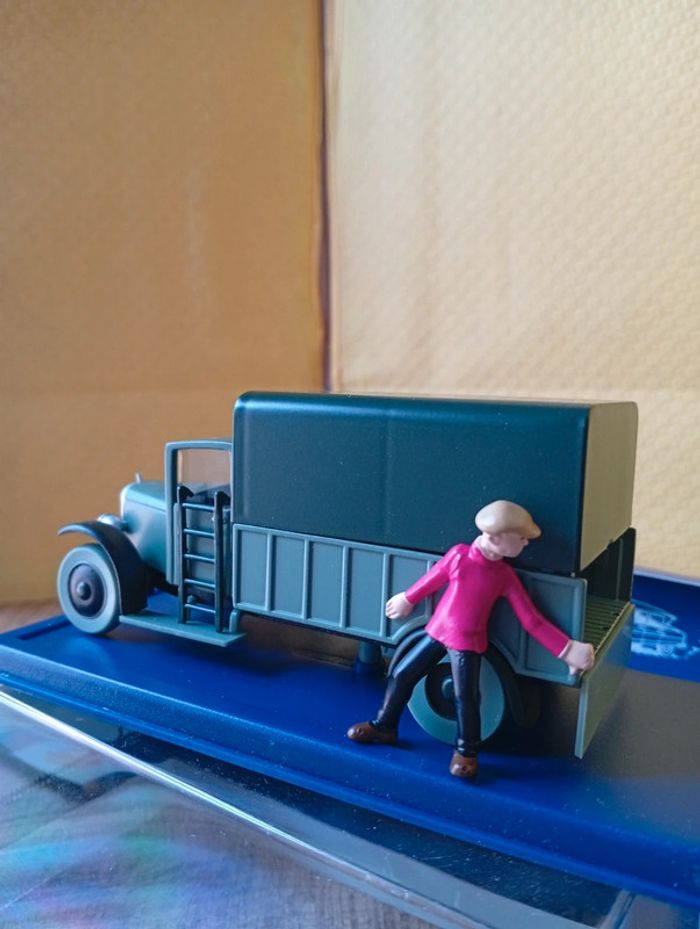En voiture Tintin Le Lotus bleu Hergé moulinsart 2005 - photo numéro 5