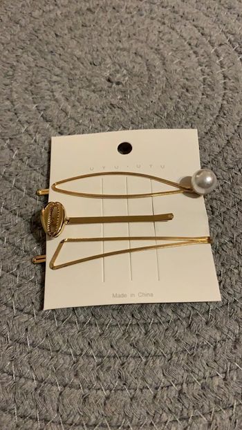 Lot de barrettes dorées